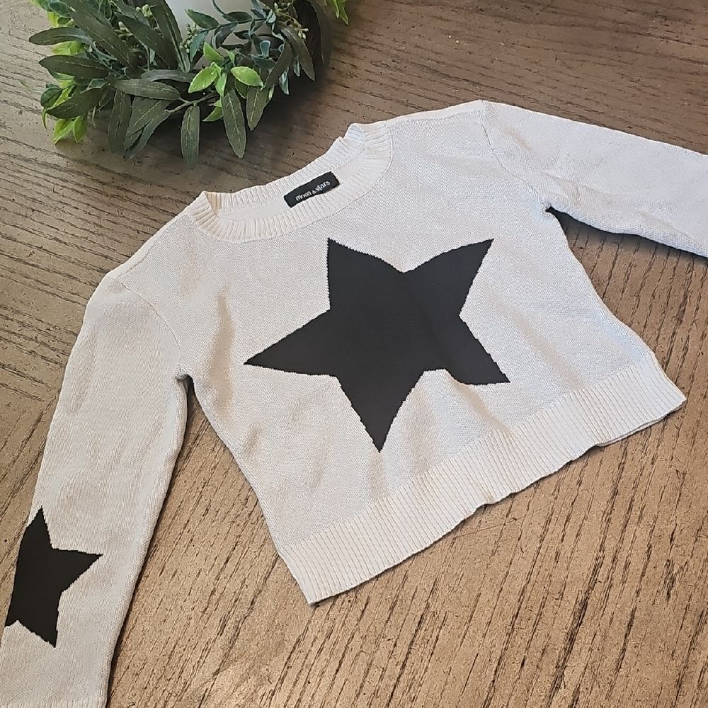 Star Patterned Sweater - Black and Gray Size 6X Moon & Stars